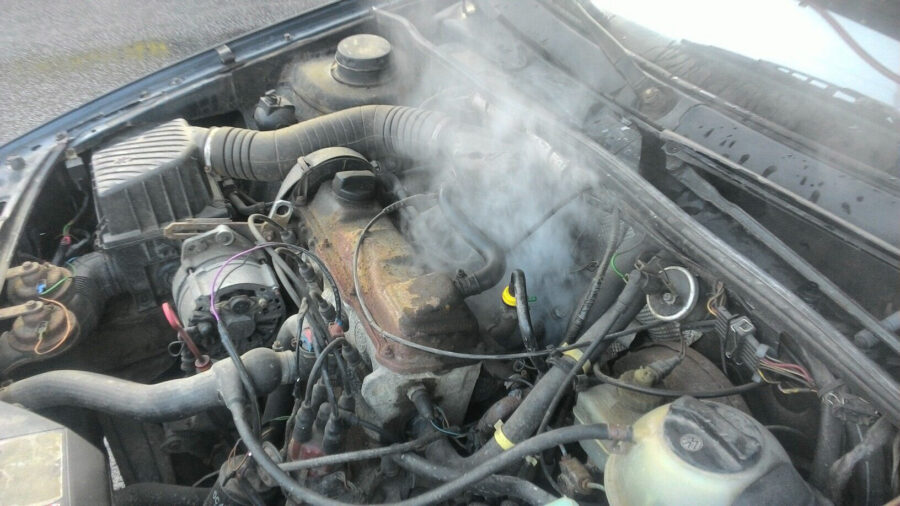 Přehřátí motoru: příčiny a řešení