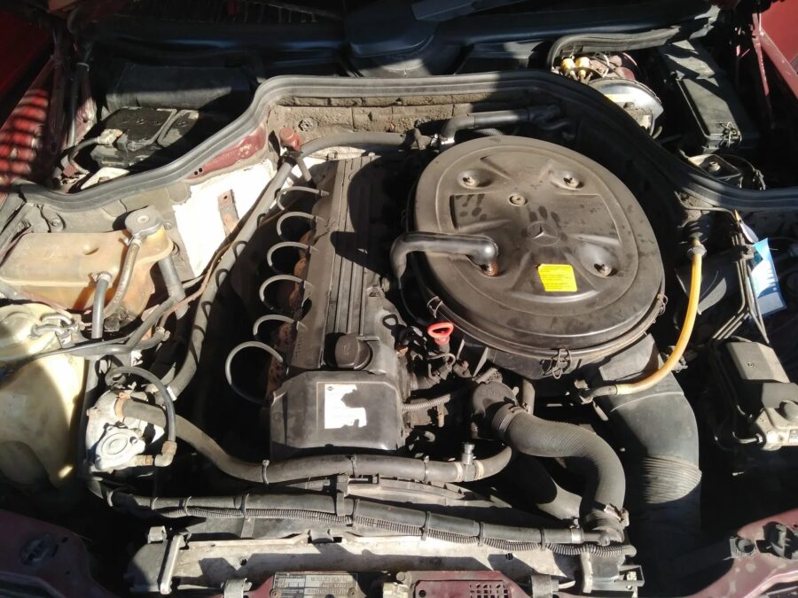 Motor Mercedes-Benz M103 E26 2.6