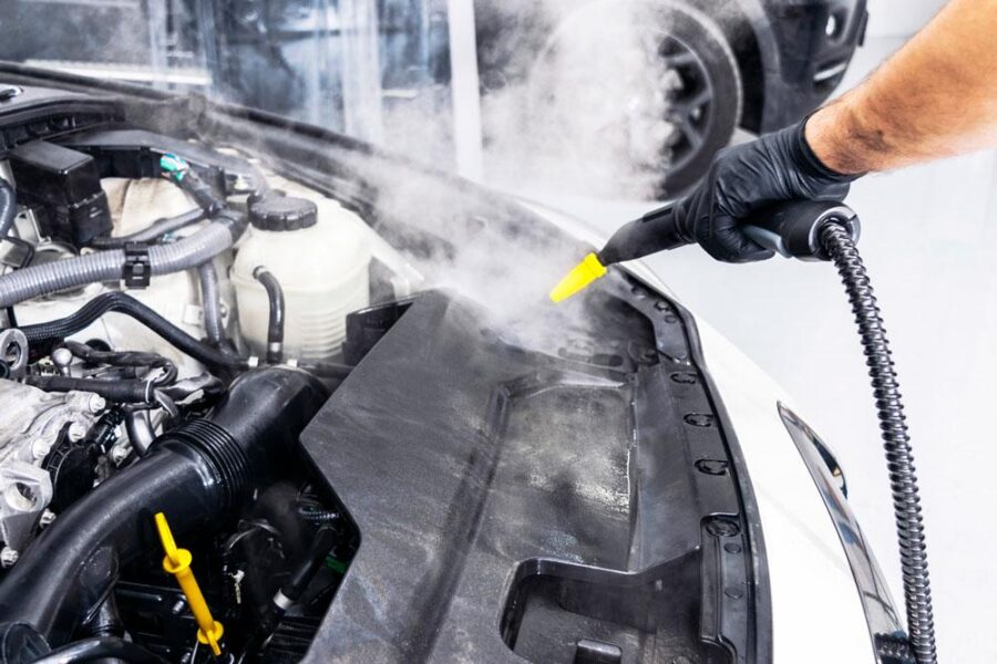 Jak umýt motor auta doma a zda je to vhodné či nikoliv